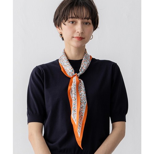 23区时尚气质适宜休闲简约条纹印花围巾女ONWARD