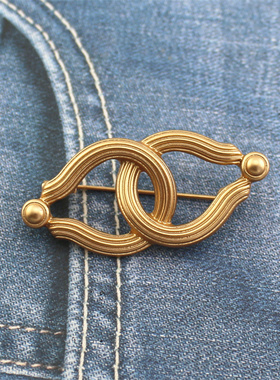 复古古董CORO胸针电镀哑光金扭曲形胸花中古Vintage巴洛克别针