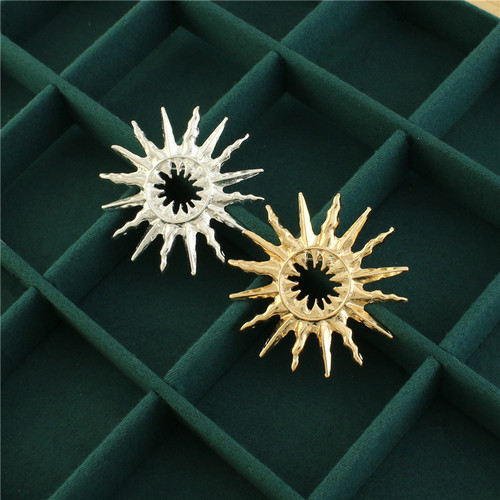 复古合金镂空太阳花胸针情人节