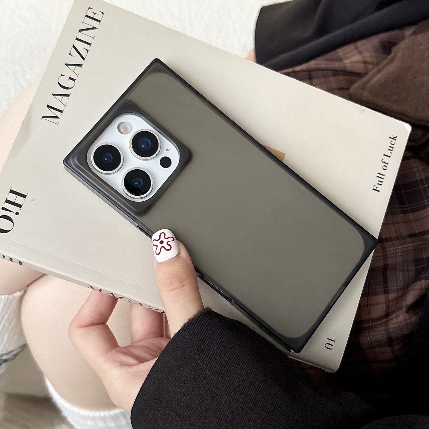 新款简约磨砂半透明黑色适用苹果手机壳iPhone17promax方形直角边保护套防摔全包高出镜头大孔16/15/14/13潮