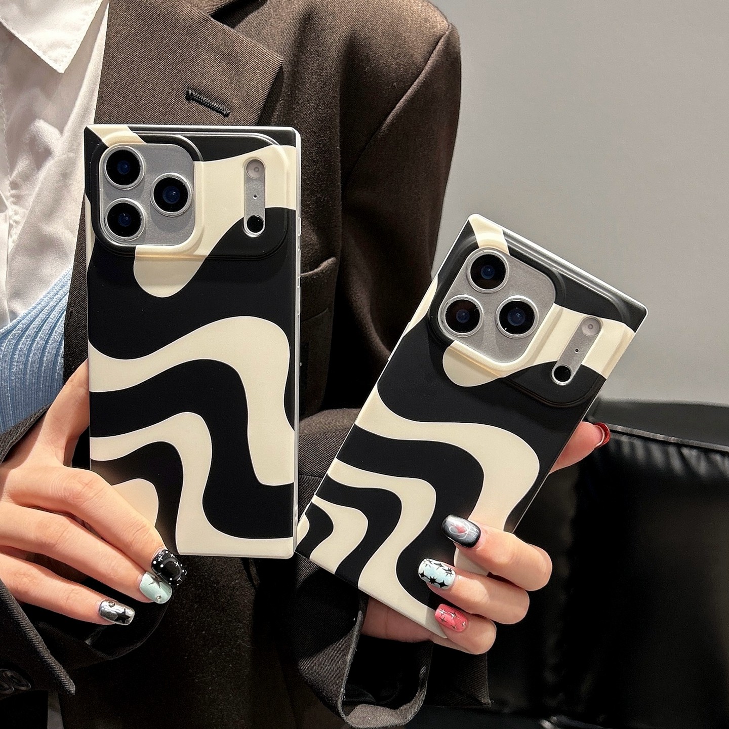 黑白波浪纹iPhone17promax方形直角边手机壳适用于苹果16promax/15/14/13软壳简约潮流保护套斑马牛奶纹撞色