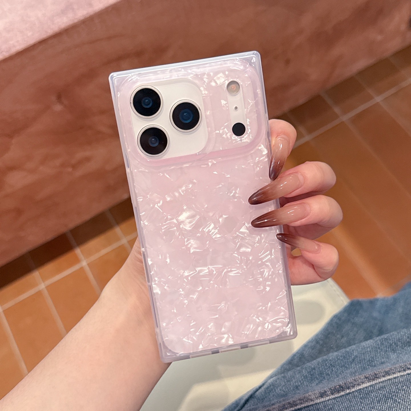 简约高级感粉色贝壳纹适用苹果iPhone17promax方形直角边手机壳16pro/15/14/13小众甜美风新款保护套时尚潮流