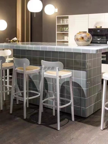 Стул с твердым древесином Bar Simple Modern Bar Homevatan Battan Bar Stool Nordic Backrest Bar Stool Mik