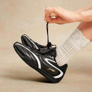 李宁菲林Pulse休闲鞋女鞋2025新款薄底赛车鞋德训鞋板鞋AGLV136