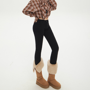 黑色低腰弹力紧身显瘦小脚九分裤外穿打底搭配靴子的铅笔牛仔裤女