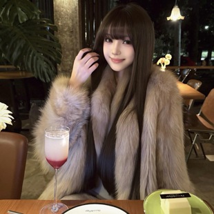 高级感仿狐狸毛环保皮草女2025新款 秋冬巨好看皮毛一体厚毛毛外套