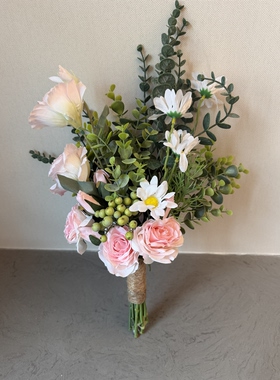 森系小清新手捧花仿真花 粉色玫瑰雏菊 婚礼领证拍照摄影道具花束