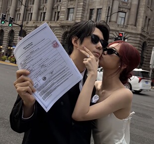new影楼摄影新娘美式婚纱照拍照道具领证结婚证仿真结婚证道具