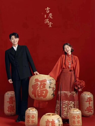 油纸灯笼摄影道具秀禾现代旗袍马面服婚纱摄影全家福道具古装园林