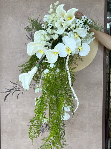 园林复古拍照瀑布手捧花仿真花白色蝴蝶兰婚礼装饰新娘结婚手捧花