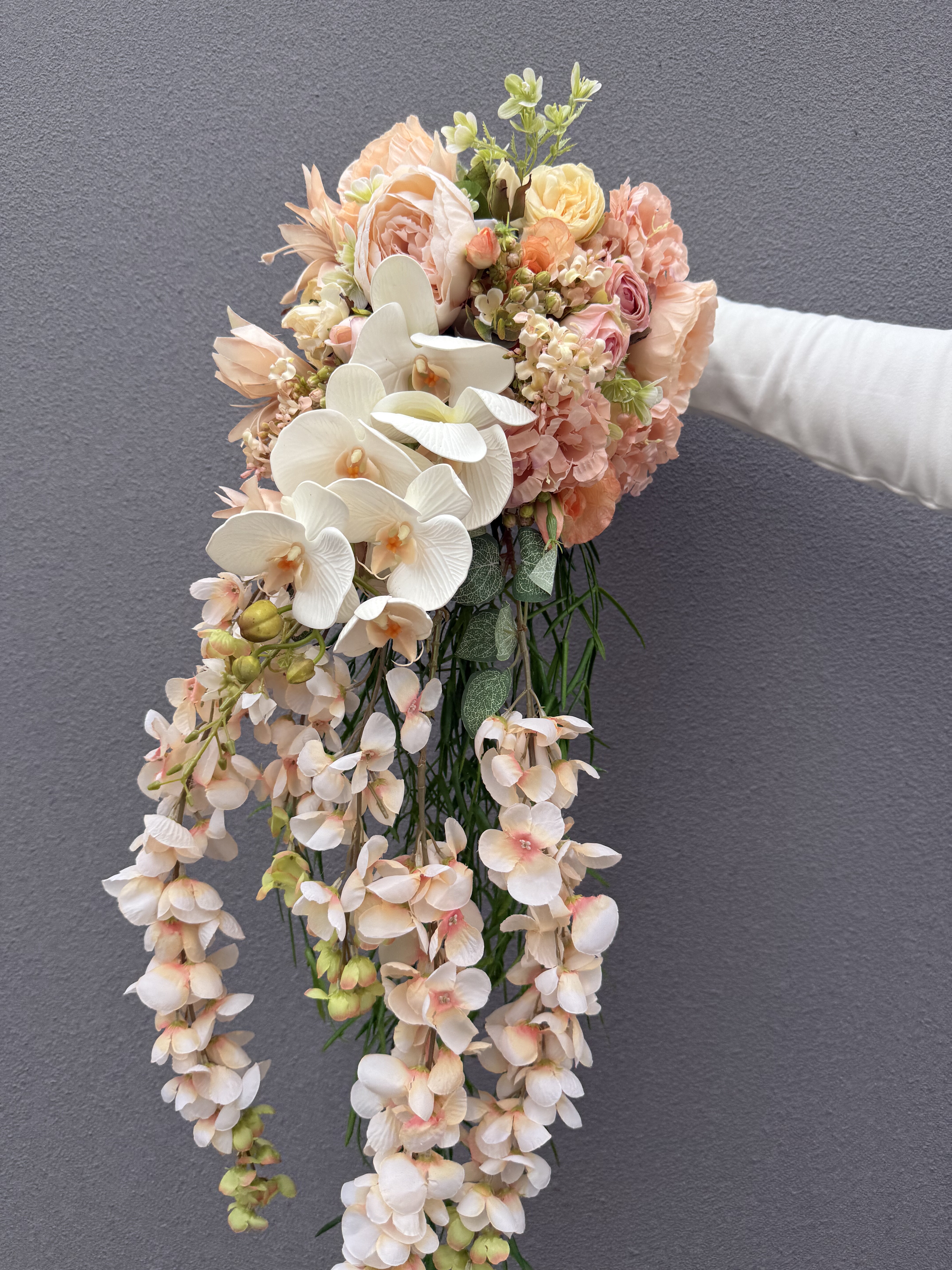 油画复古金色手捧花结婚领证花束摄影仿真花道具瀑布花水滴形hot
