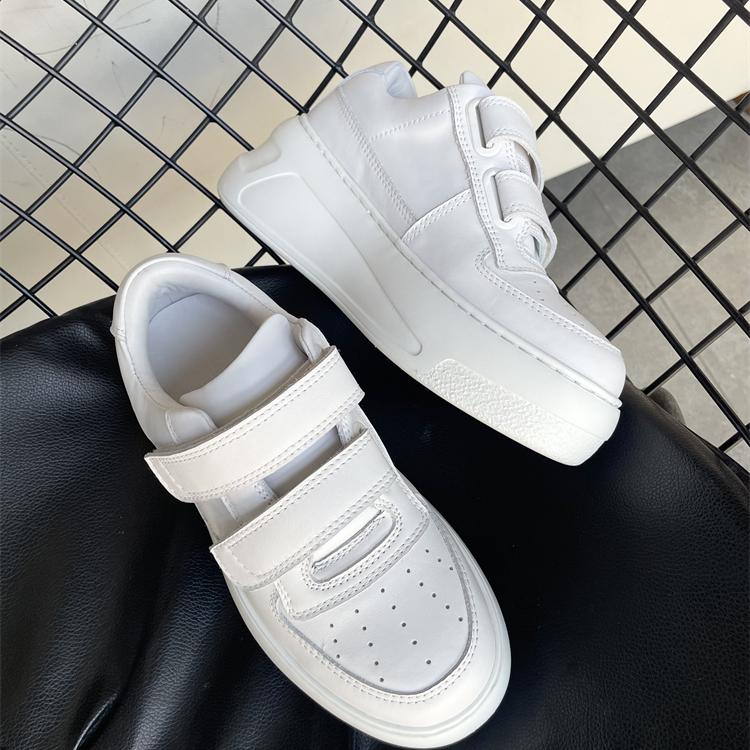 新款懒人魔术贴小白鞋厚底增高笑脸运动鞋女牦牛内里