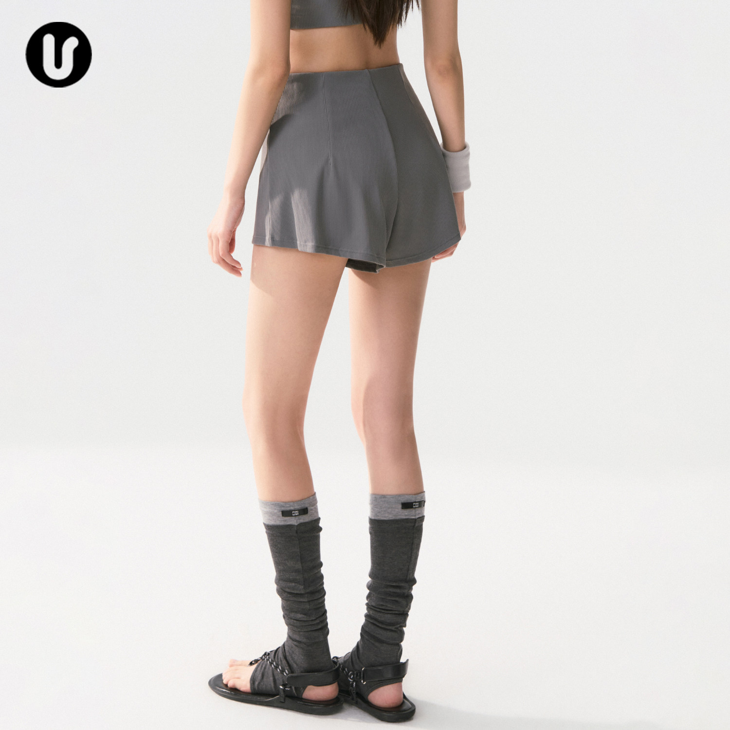 瑜伽短裤女凉感宽松跑步训练运动三分裤户外骑行防走光健身裤套装