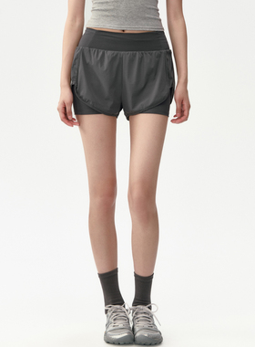 瑜伽短裤女新款假两件宽松羽毛球网球训练健身套装跑步运动三分裤