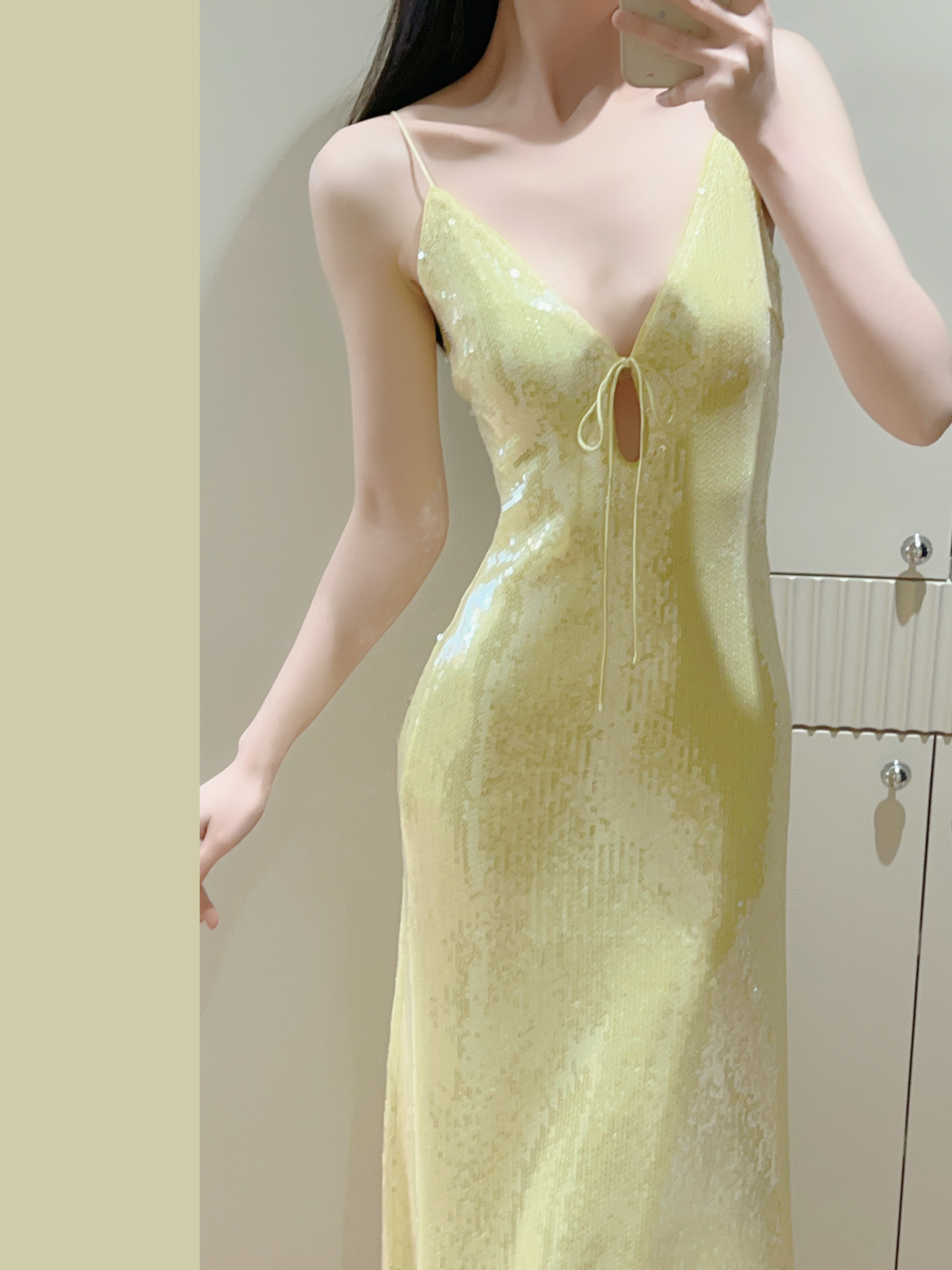 致黄玫 小众设计亮黄色亮片闪闪吊带小礼服女连衣裙生日