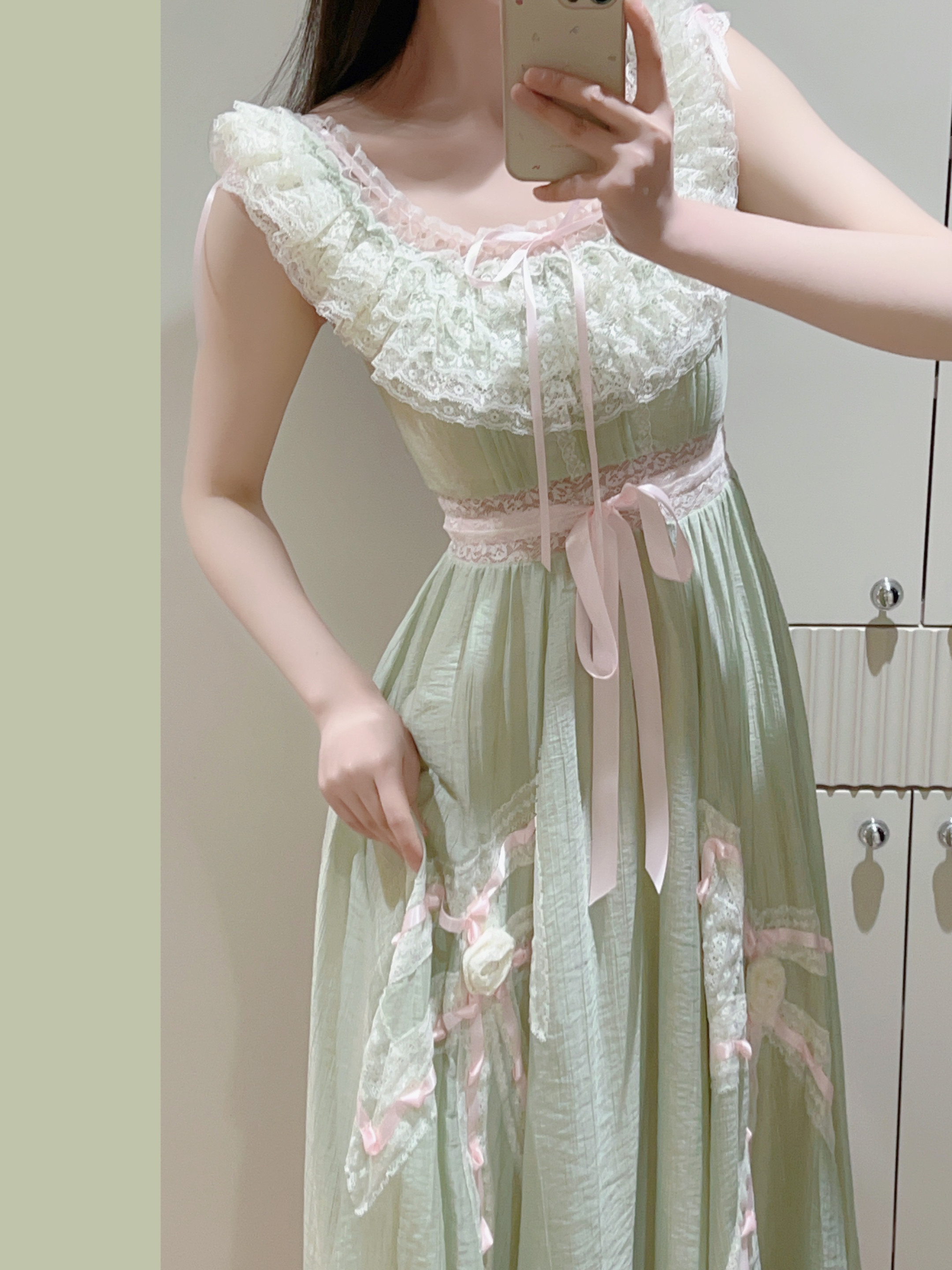 绿风筝 法式田园重工一字肩仙女裙绿色蕾丝裙女限时返场