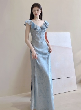 原创蓝色斜裁v领小飞袖连衣裙女夏茶歇法式荷叶边长裙