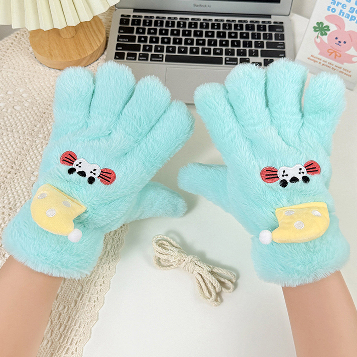 可爱毛绒手套女生冬季加绒保暖围巾骑车滑雪加厚棉防寒挂脖五指套