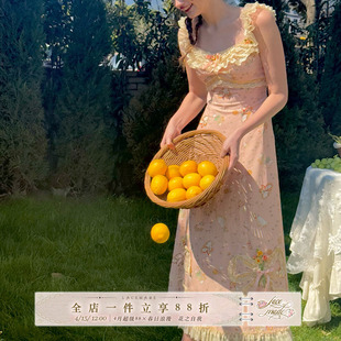 LaceMade 雏菊风筝 法式复古田园油画小人吊带长款印花蕾丝连衣裙