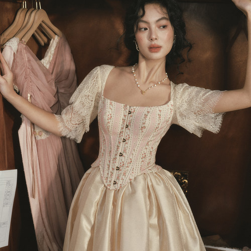 LaceMade 蜜糖典章 法式复古宫廷蕾丝拼接鱼胸衣骨短袖上衣显瘦女