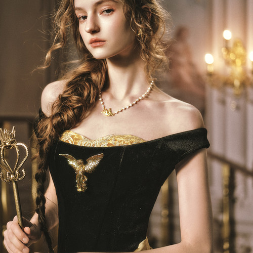 LaceMade 金鹰女神 26SS新春限定款法式复古重工收腰鱼骨胸衣上衣