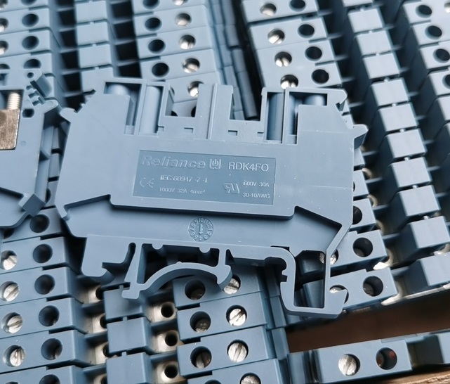 Reliance瑞联电气 RDK4FO 0双进双出型导轨式接线端子排 841090