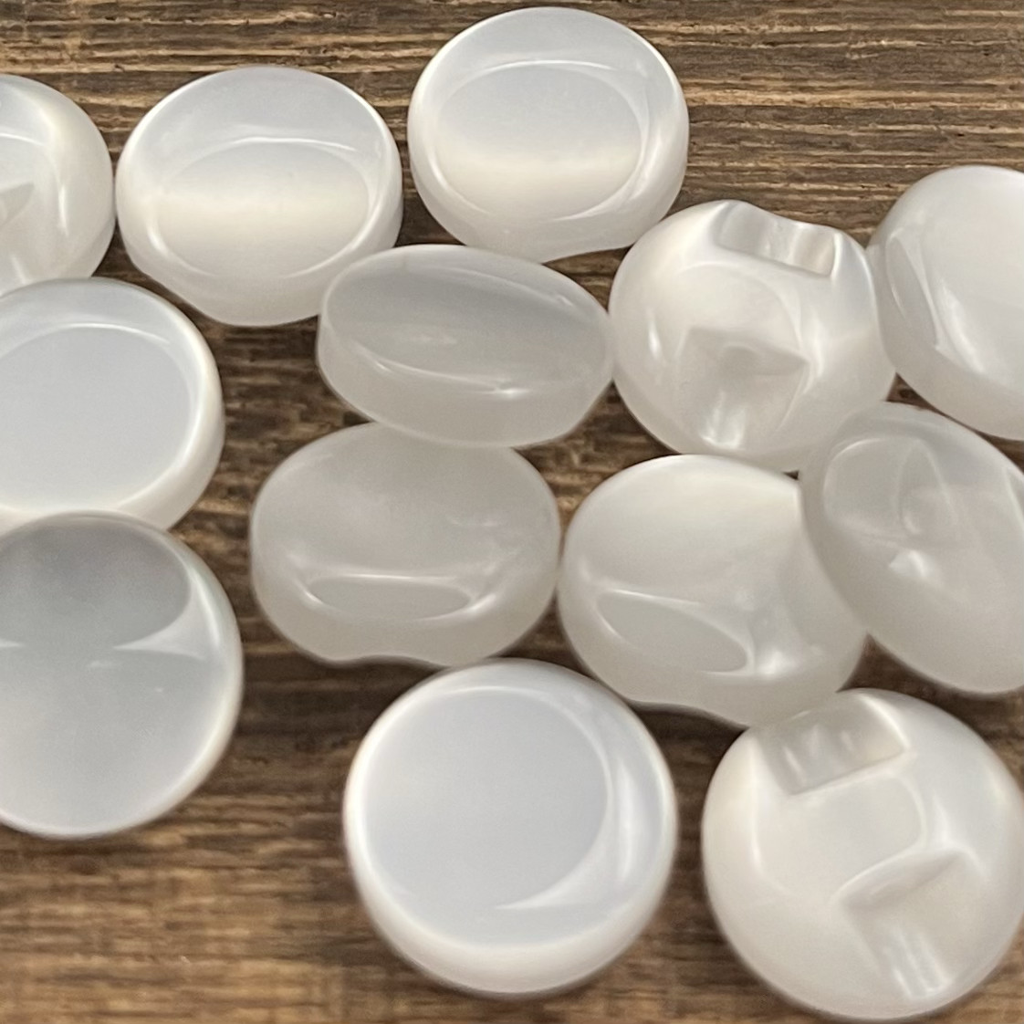 白色珠光暗眼蘑菇扣衬衫毛衣开衫儿童扣