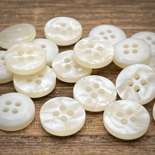 淡黄色小香风树脂衬衫纽扣上衣衬衣针织衫四眼男女百搭衣服小扣子