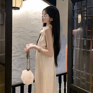 秋白梨白季ZSX色夏子宽松背心挂脖女连衣裙裙气质度假法式新中式