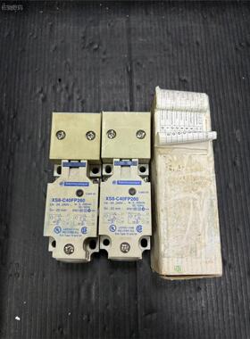 议价出施耐德接近开关 XS8-C40FP260，库存全新，一个有包