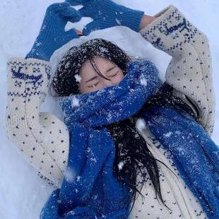 克莱因蓝围巾女冬季2024新款韩版百搭高级感马海毛加厚保暖围脖