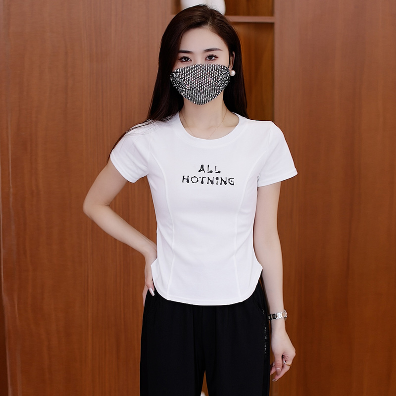 新款气质t恤显瘦洋气时尚百搭夏季修身设计感圆领宽松休闲短袖