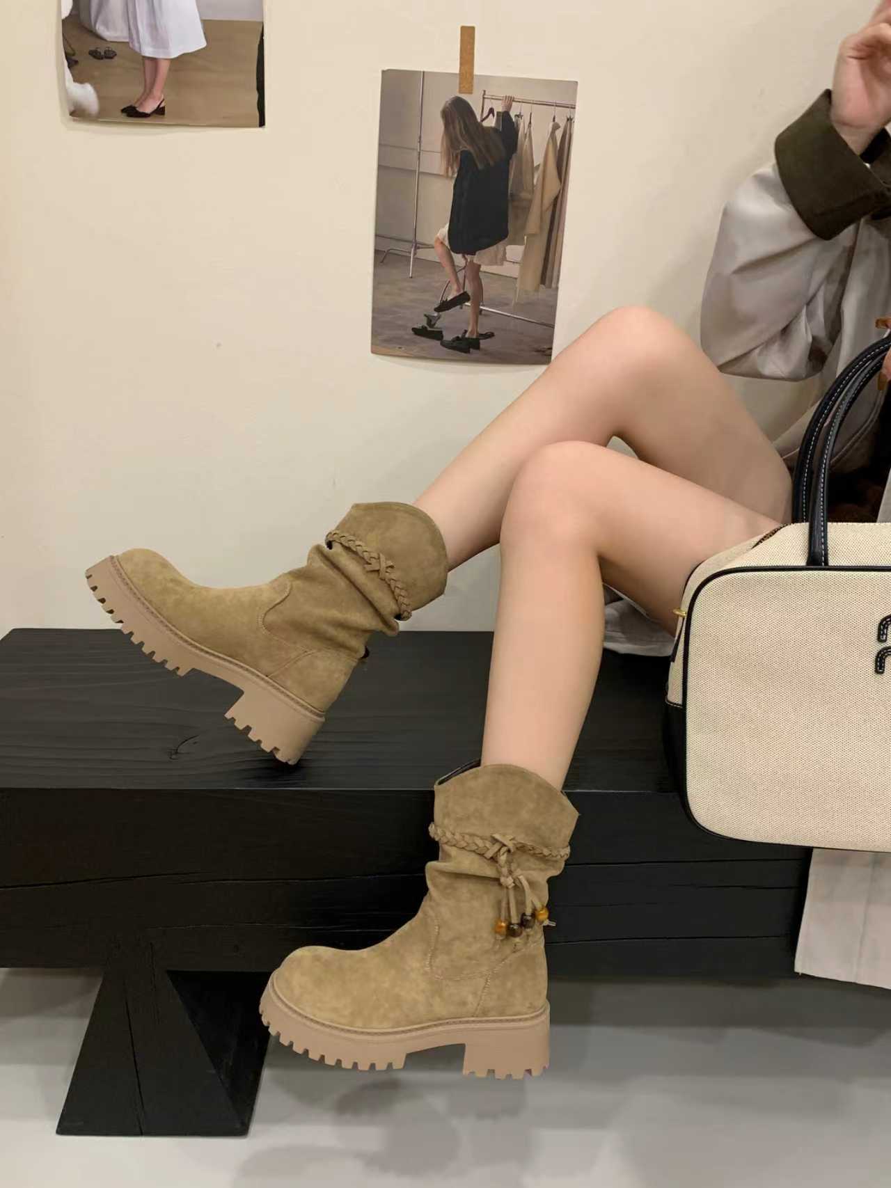 -K 2025秋新款复古风时尚简约百搭粗跟短筒靴女真皮褶皱西部女靴