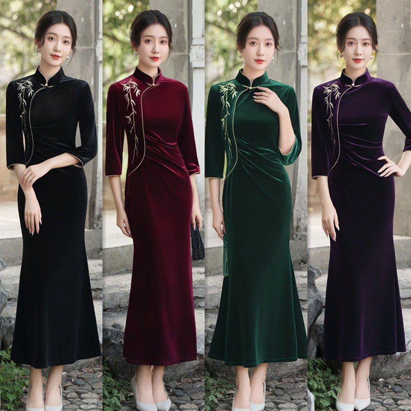 老上海国风改良新中式长款丝绒鱼尾绣花旗袍2026春款喜妈妈连衣裙