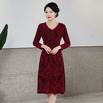 2025年新款中老年女装妈妈装连衣裙秋装服装结婚敬酒大码日常礼服