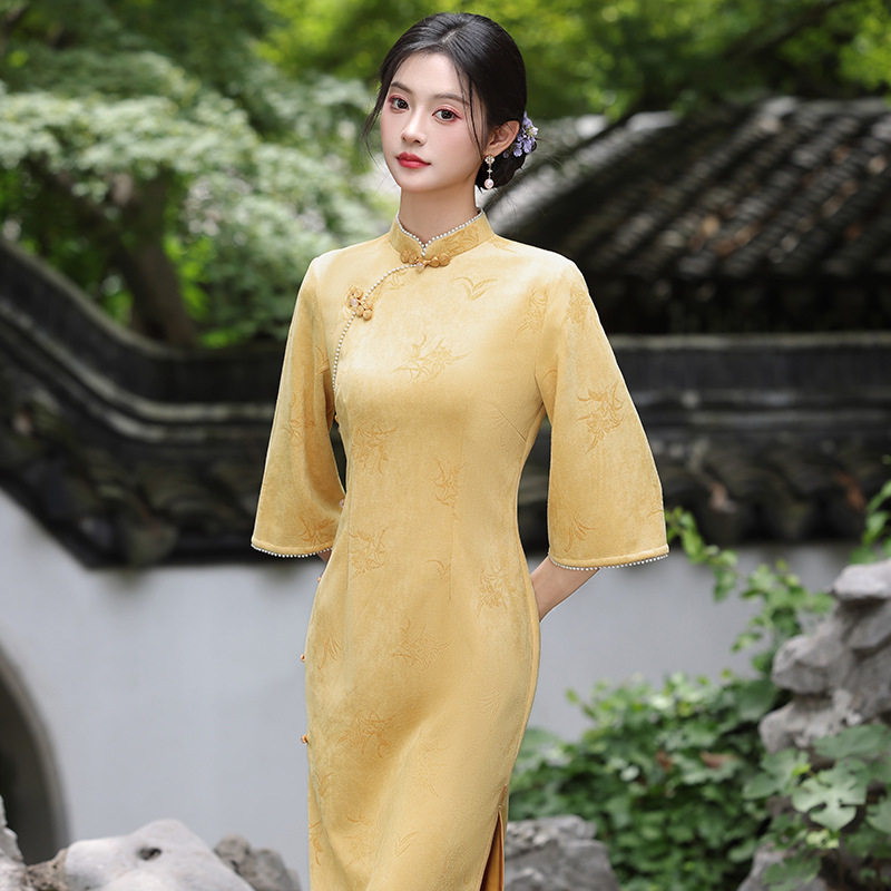 黄色国风中式春秋季七分袖旗袍改良年轻款2026新款女复古修身收腰