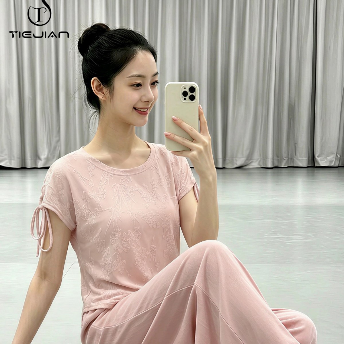 2026舞蹈服女成人短袖形体练功宽松粉色中国古典现代圆领跳舞上衣