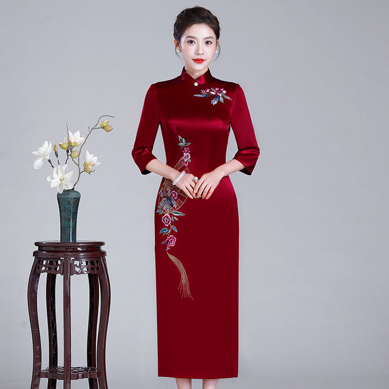 高端喜婆婆婚宴装 新款醋酸缎刺绣旗袍婚礼妈妈礼服新中式裙子春