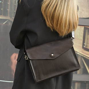 邮差包大容量翻盖女包植鞣女款手拿包单肩斜挎包欧美真皮高级感
