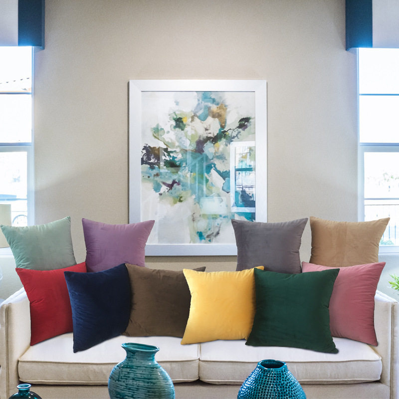 天鹅绒纯色创意午睡抱枕超柔软沙发靠儿童房摆件毛绒抱枕外套跨境