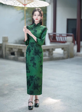 2025春秋新款国风复古韵味气质优雅绿色长款长袖改良旗袍连衣裙