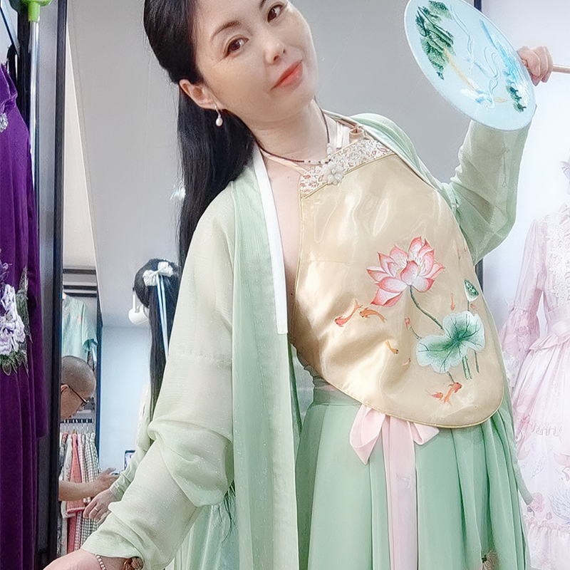 语衣涵紫手工定制真丝荷花肚兜绣花汉服内搭睡衣大码来图个性特别