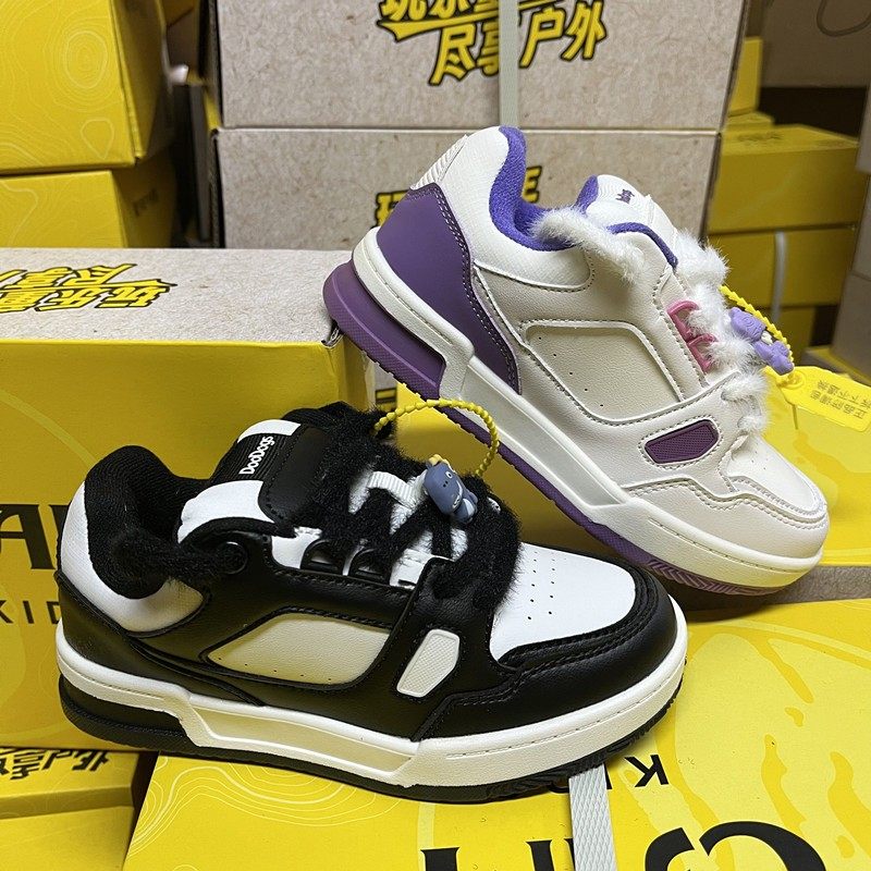 撤柜儿童运动板鞋秋冬款面包鞋皮面防泼水男女童魔术贴休闲潮鞋