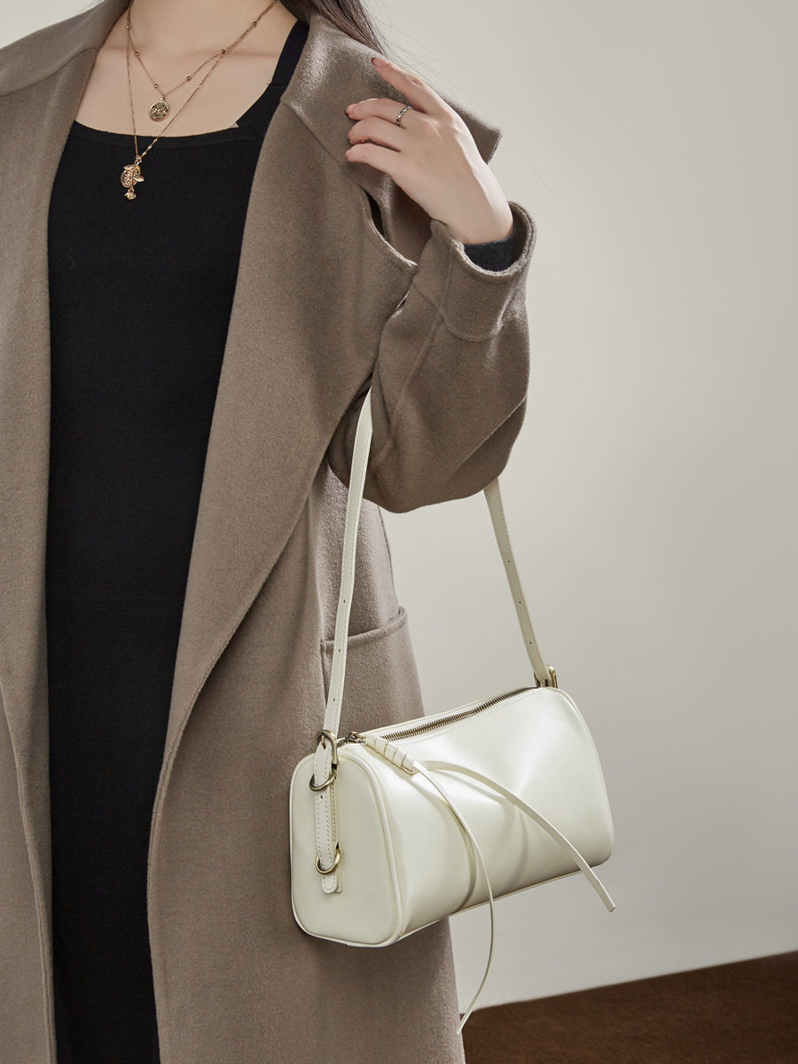 大容量植鞣皮女包2026新款百搭真皮枕头包通勤时尚单肩斜挎包包潮