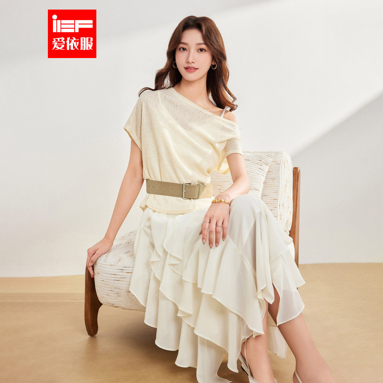 IEF/爱依服2026夏季新款法式轻熟通勤气质设计感显瘦里外套长裙