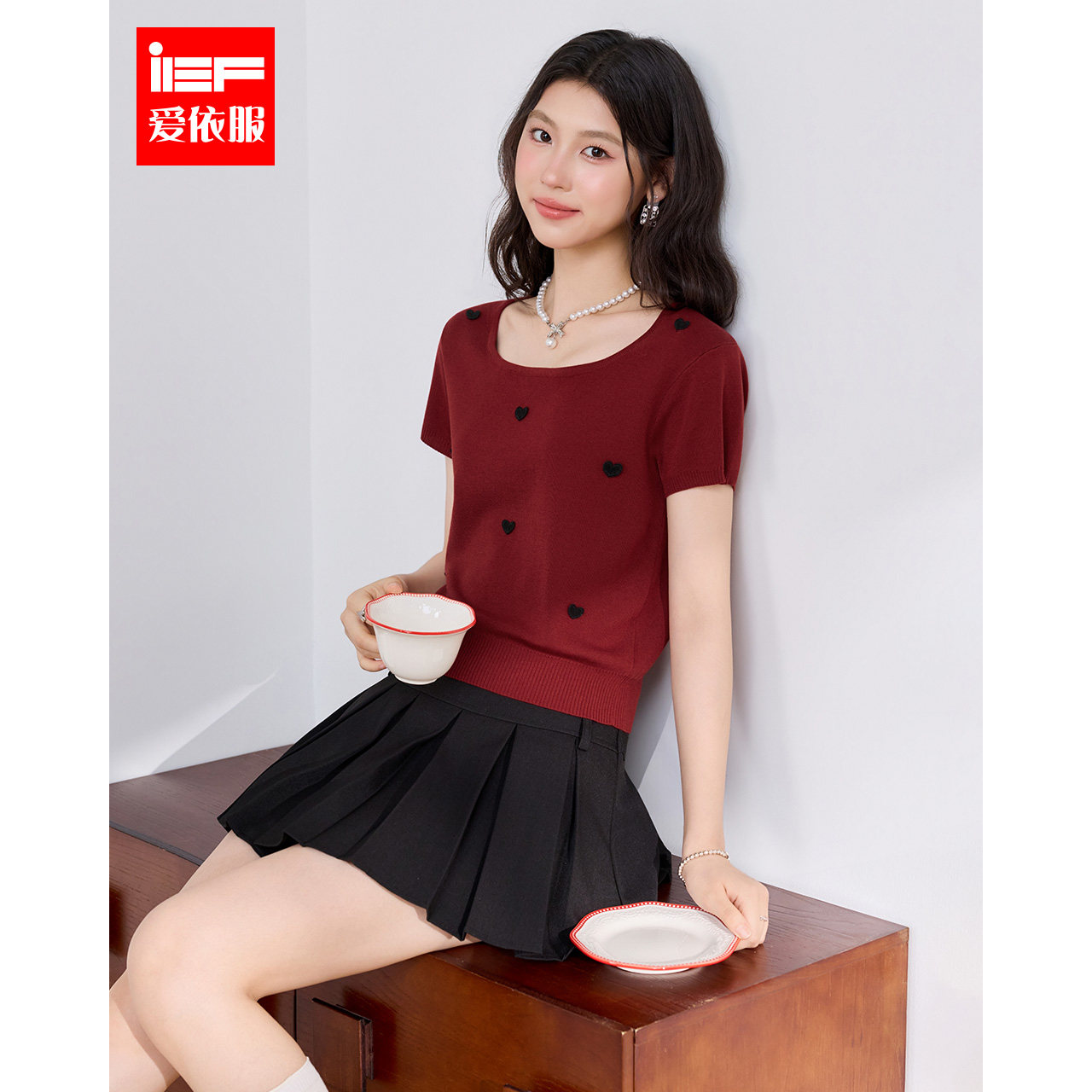 IEF/爱依服2026夏秋新款爱心短袖T恤女气质法式显瘦方领针织上衣图片