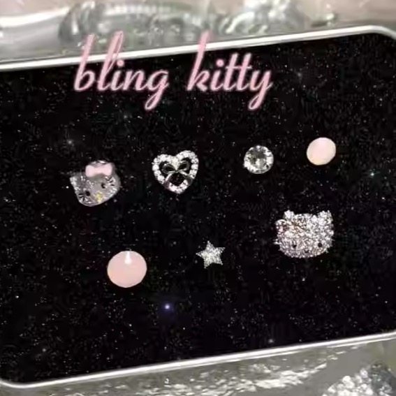 爆闪凯蒂｜凯蒂满钻爱心蝴蝶结宝盒f136钛合金银针养耳洞耳钉