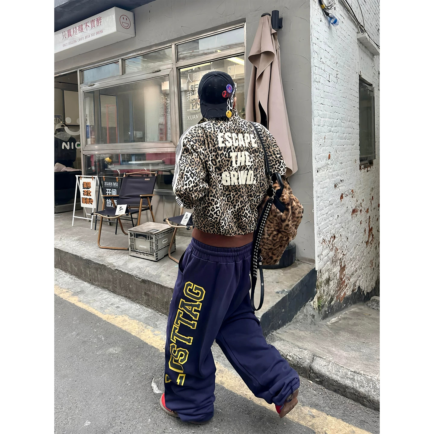 字母印花豹纹立领运动夹克男女美式复古宽松百搭条纹织带短宽外套