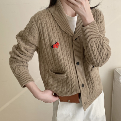 MUUTIS牧缇-马年大吉韩系休闲鸡心领双口袋麻花全羊毛保暖毛衣