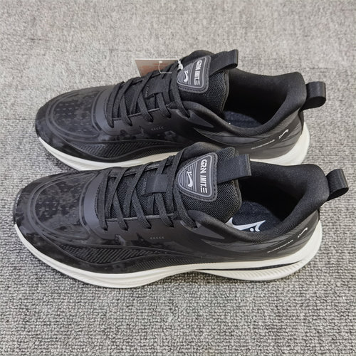 贵人鸟时尚软底运动跑步鞋